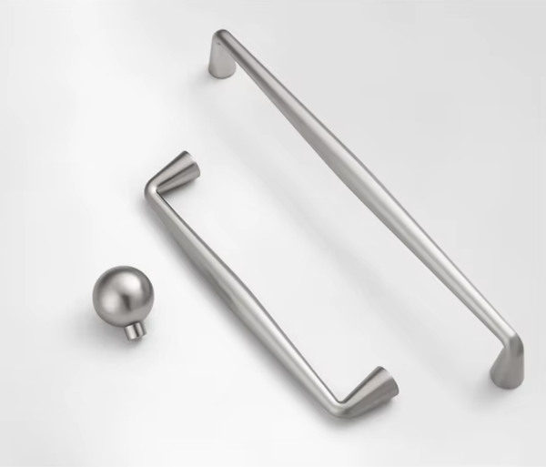 Handtag, Metall, Borstad &ldquo;Lindsay&rdquo; &ndash; Knopp & Handtag, 96&hellip;320 mm