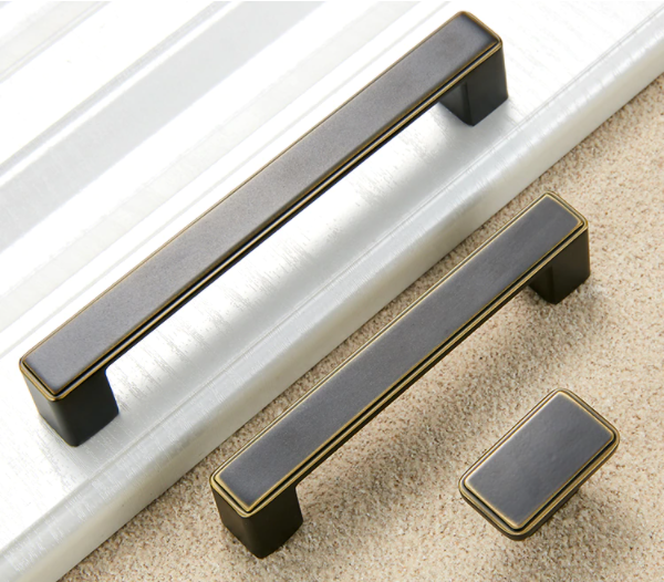 Handtag, Metallisk Borstad &ldquo;Resida&rdquo; Knopp, 96mm, 128mm