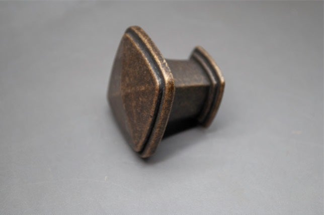 Vedin/Nuppi. Metalli, "Serrano, Antique Arrondi" 30mm