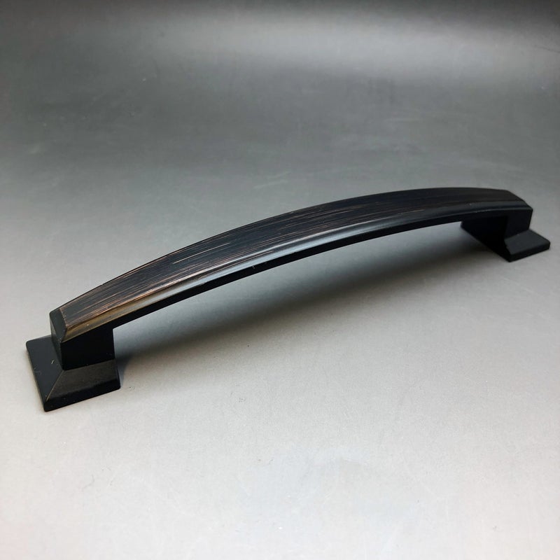 Vedin, Metallinen Musta, harjattu "Pedrera", 128mm.