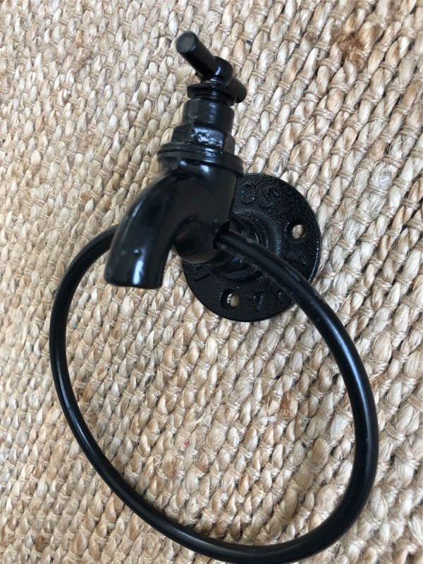 Pyyhekoukku. "Faucet". Industrial -sarja.