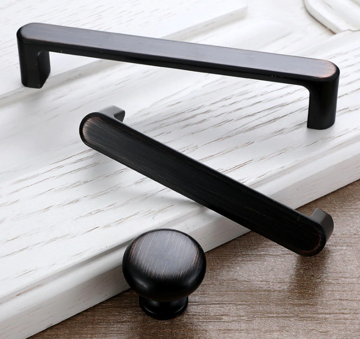 Vedin, Metallinen Harjattu "Charlone" nuppi, 96mm tai 128mm.