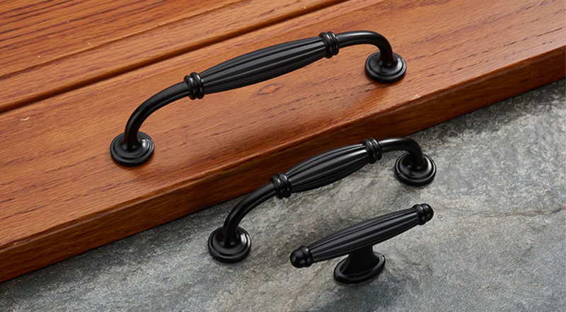 Vedin. Metallinen Antiikki Musta "Svartholma Black" nuppi, 96mm, 128mm.