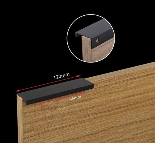 Pituus 120mm, asennusreikien et&auml;isyys 96mm