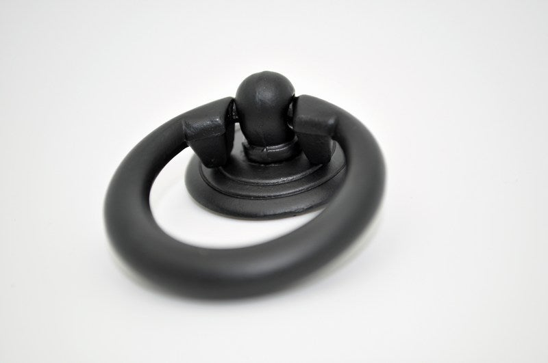 Metallinen Lipasto Musta Py&ouml;re&auml;